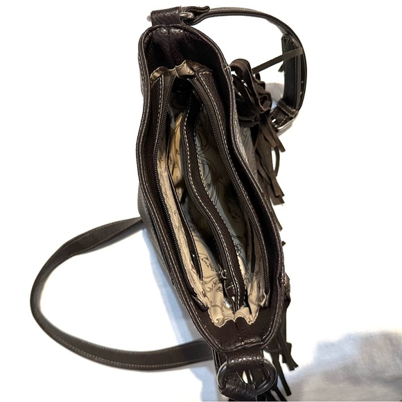 MONTANA WEST TRINITY RANCH TOOLED PEBBLED LEATHER W/SUEDE FRINGE CROSSBODY BAG - Picture 12 of 16